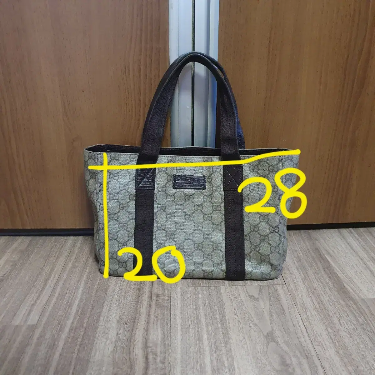 GUCCI　グッチ　キャメル　シボレザー　折り畳みタイプ　保存袋・付属品 グッチ さくらんぼ 偽物 かわいいチェリー GGスプリーム